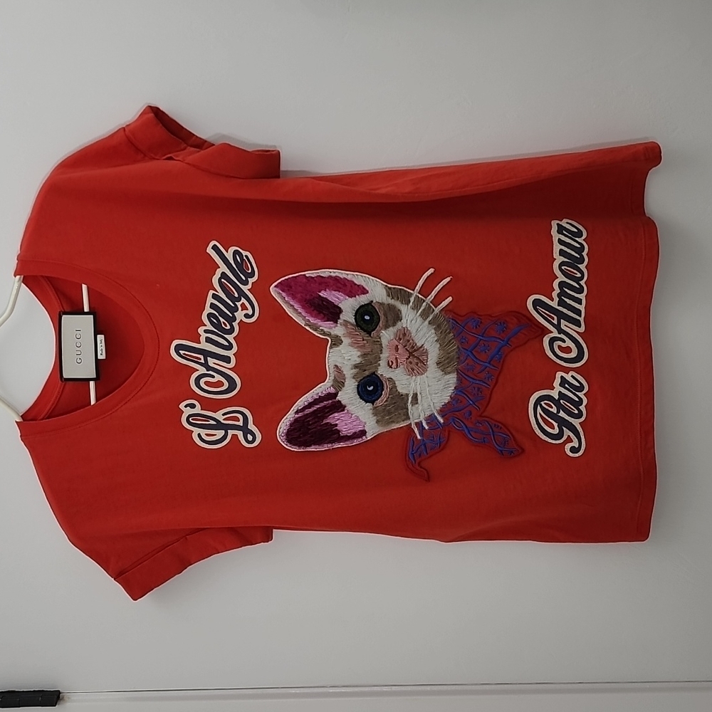 Gucci L'aveugle Par Amour Red Embroidered Cat Motif T-shirt XS